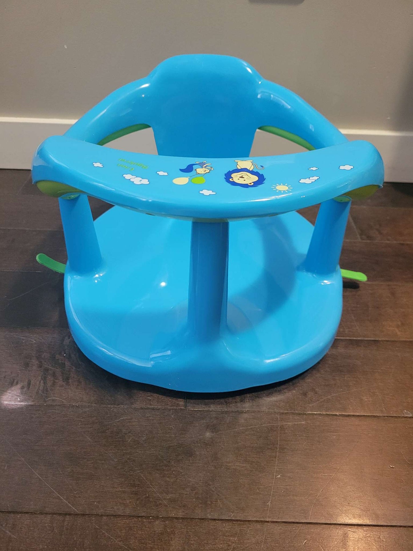 Baby bath seat and wash clothes