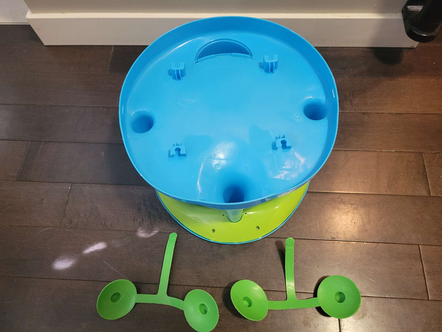 Baby bath seat and wash clothes