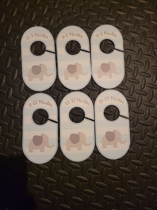 Hanging clothing organizers