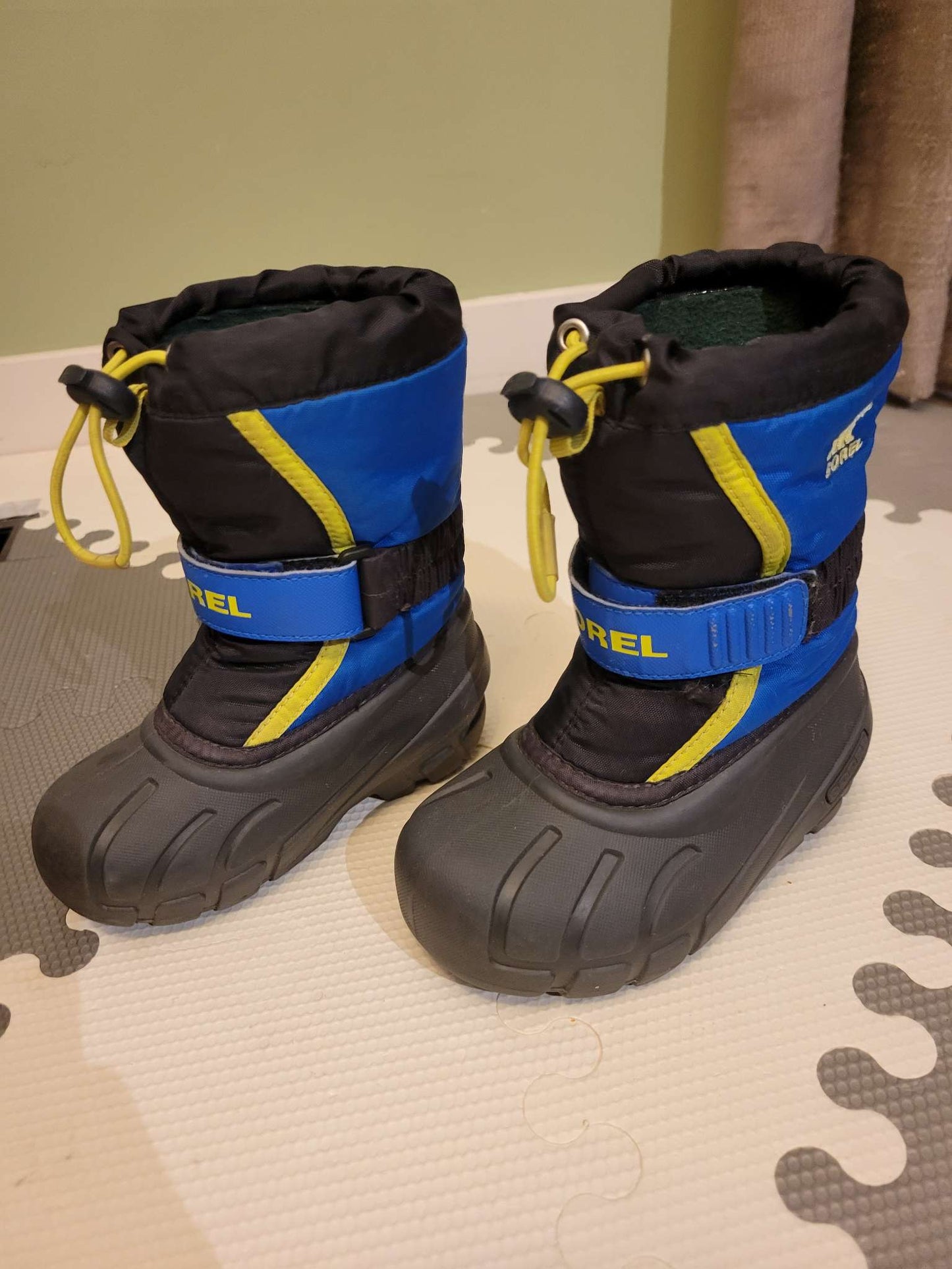 Sorel Winter boots 8T, Shoes 8 (Toddler:2-4yr)