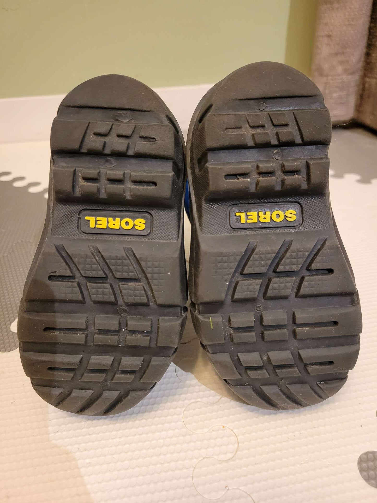 Sorel Winter boots 8T, Shoes 8 (Toddler:2-4yr)