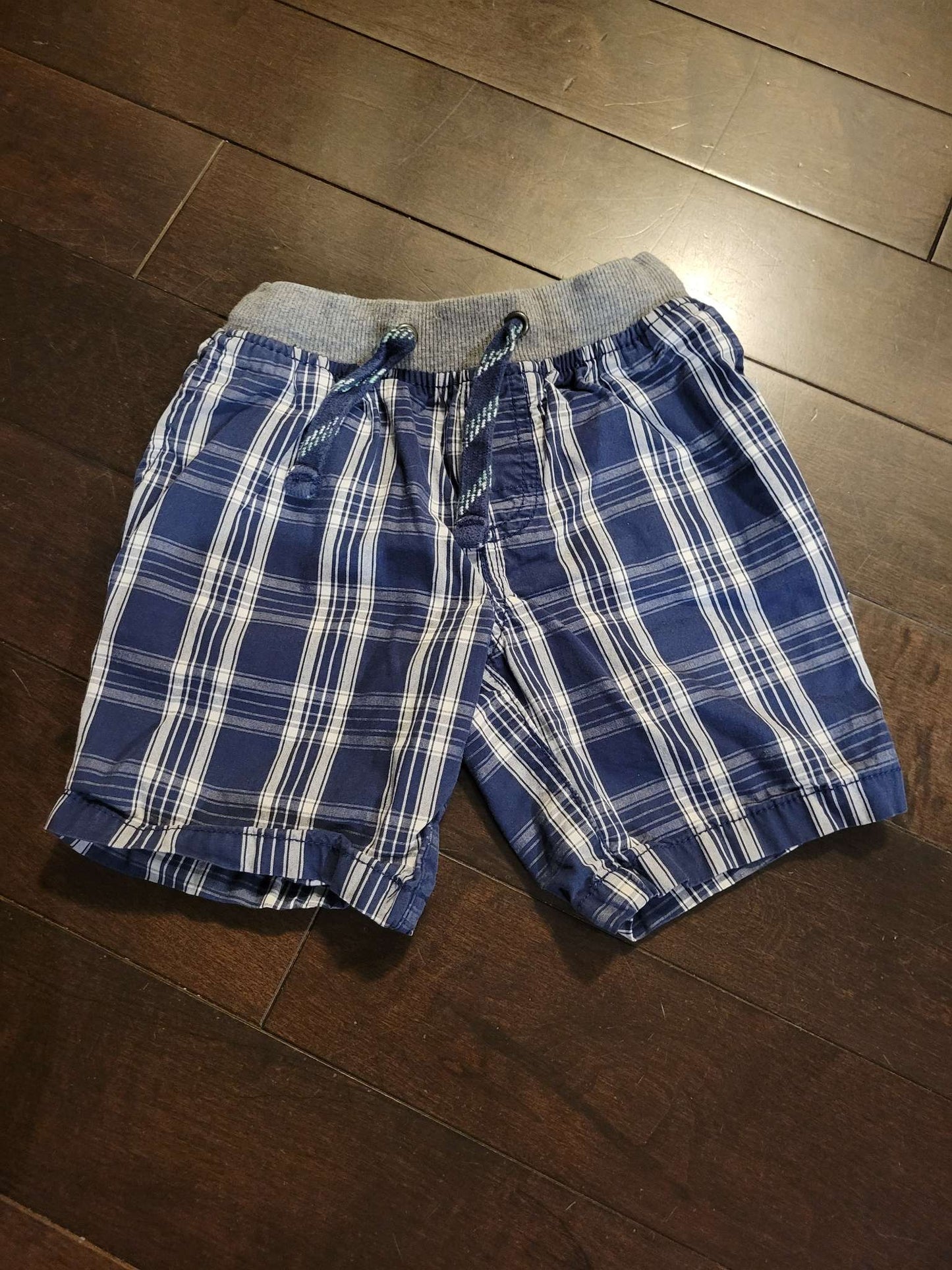 2 pairs of shorts, Kids 2T