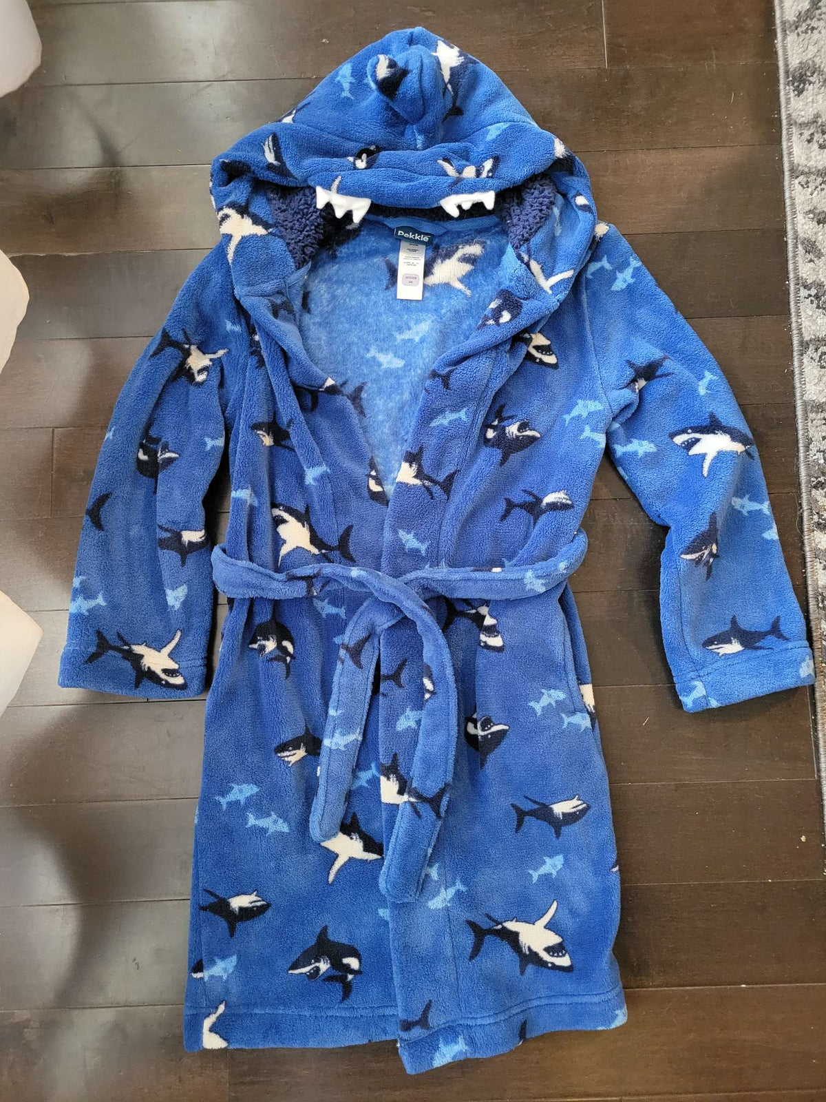 7/8 Shark Housecoat, Kids 7