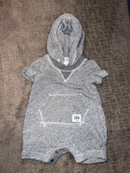 Boys - Gap 3-6 mo romper, Kids 12 Month (9-12M)