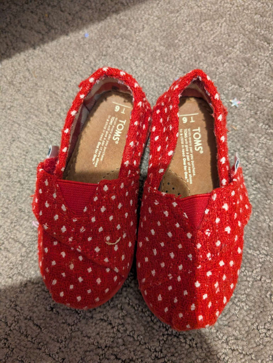 Toms - red polka dots - t6, Shoes 6 (Walkers:12-24 mth)