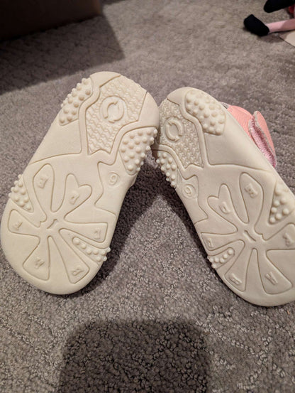 Pink sandals - size 6, Shoes 6 (Walkers:12-24 mth)