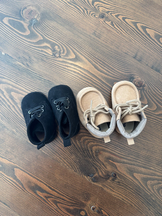 Old Navy Boys Crib Shoe Bundle, Shoes 0 (Baby: 0-12 mth)