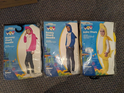 Baby Shark, Mommy Shark & Daddy Shark Halloween Costumes, Kids 9 Month (6-9M)