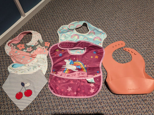 8 bibs