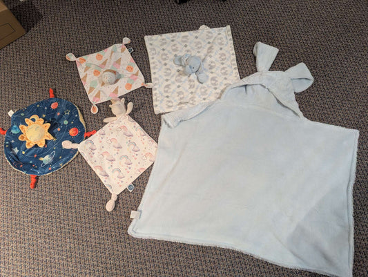 Baby Loveys + Hooded blanket, 0-6 Months (Small)