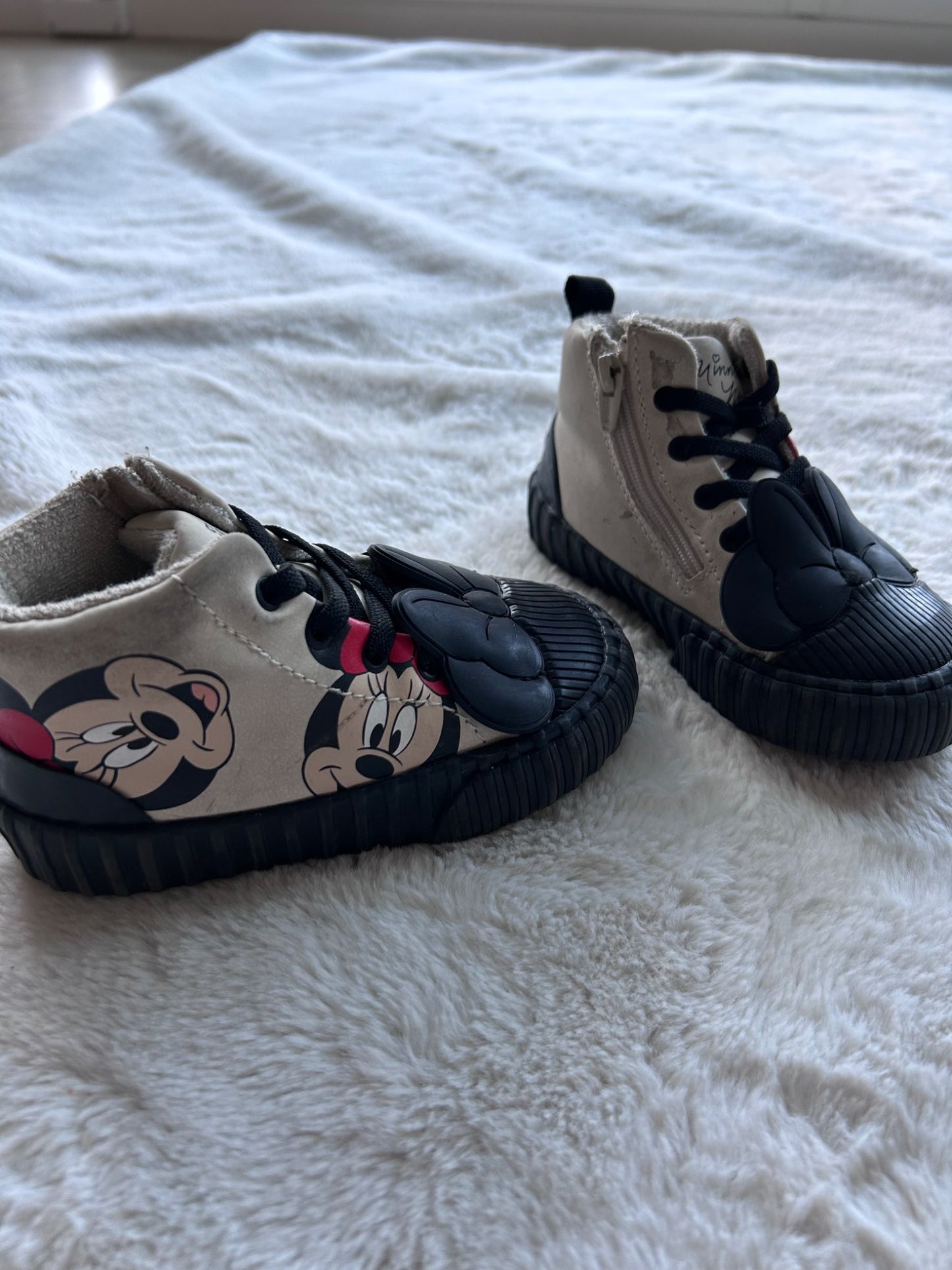 Zara Minnie Mouse high top sneakers size 22, Shoes 6 (Walkers:12-24 mth)