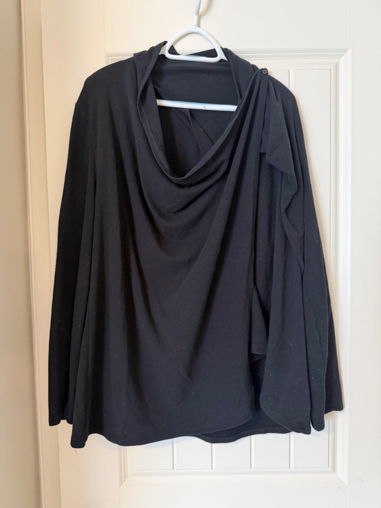 *Motherhood black nursing sweater. Retails $70, Maternity L (12-14)