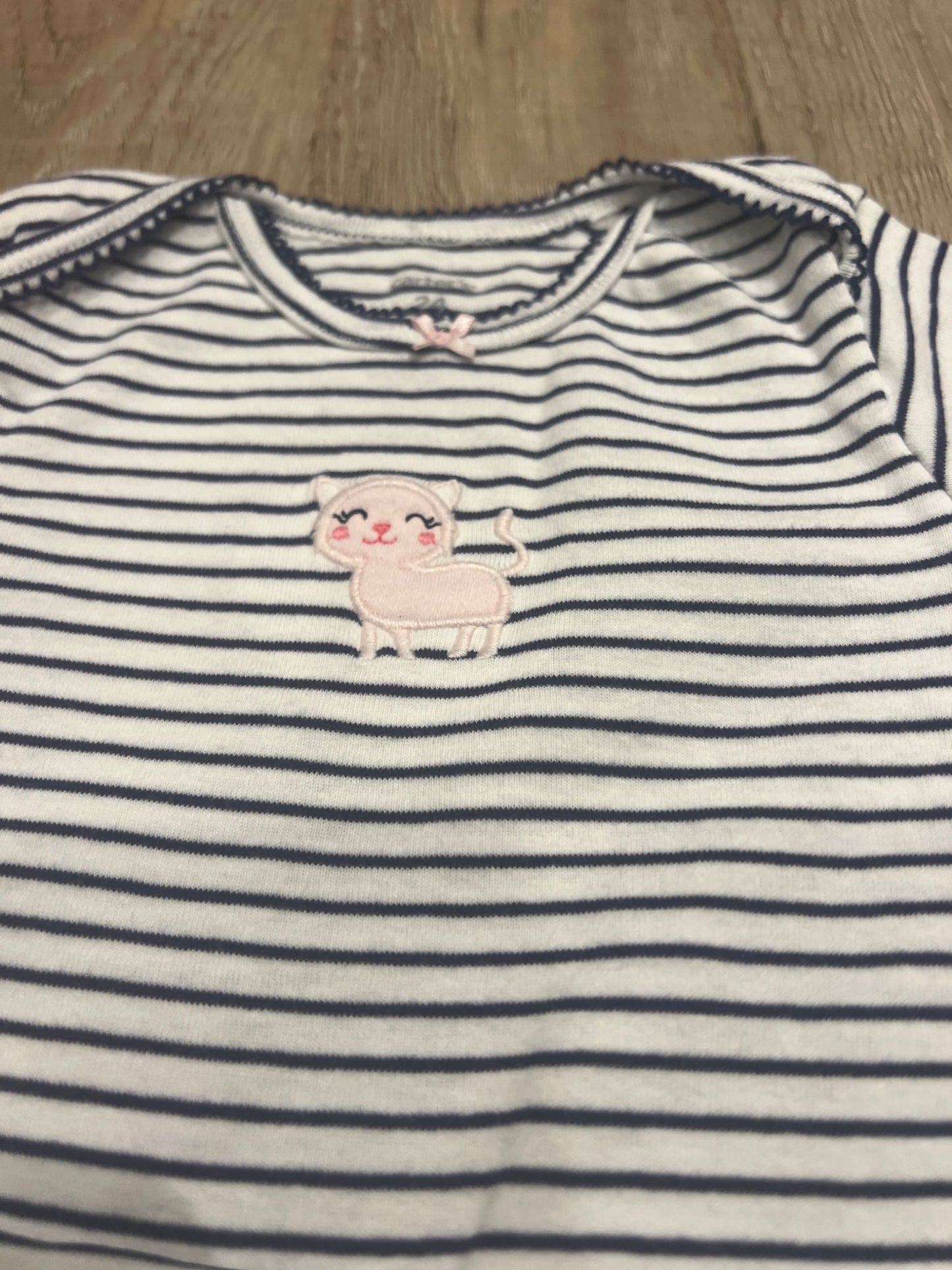 *Carters Bundle of 2 onesies 18-24M pink and cat striped, Kids 24 Month (18-24M)