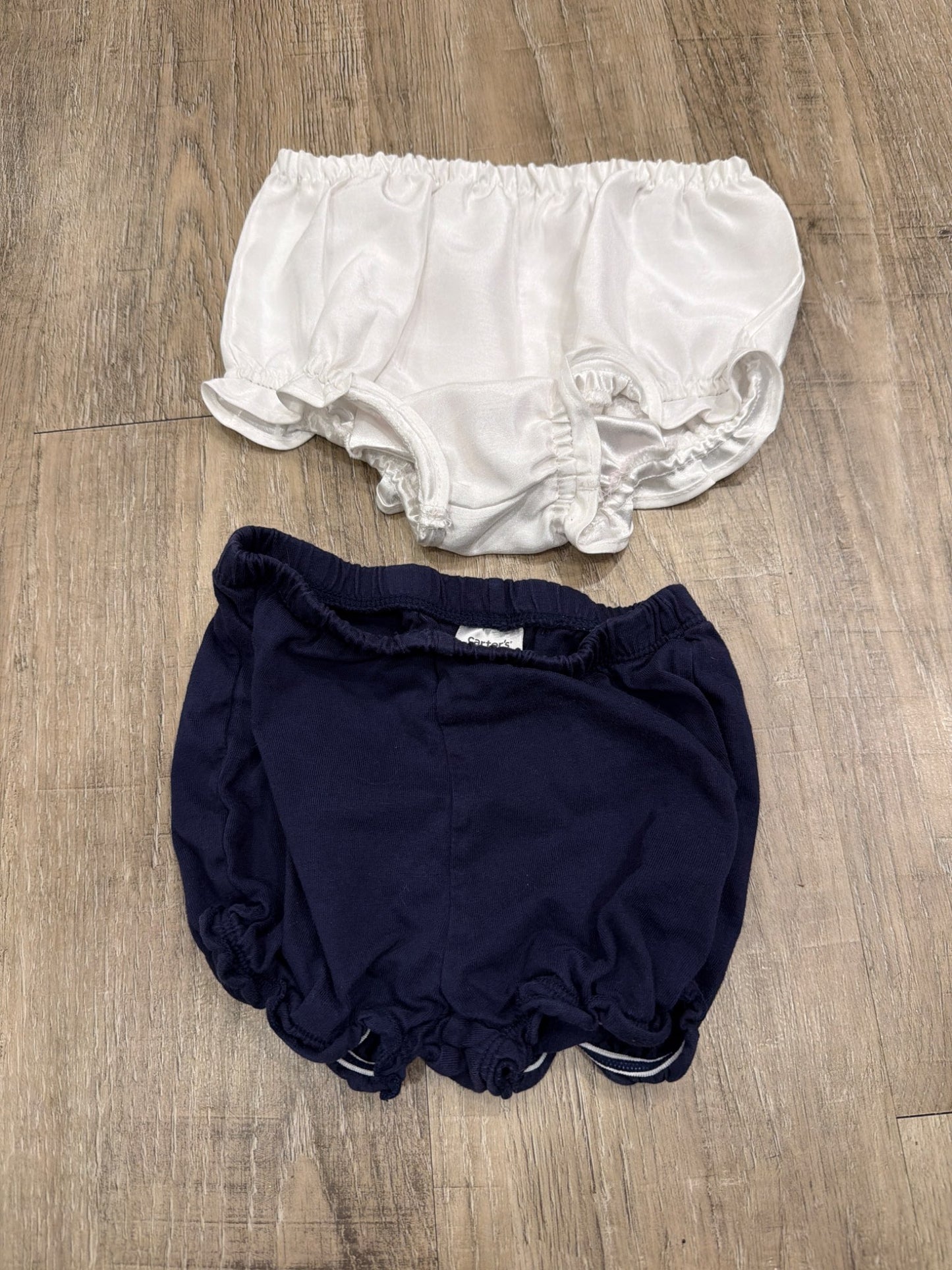 *2 pairs of shorts 18 months  white and navy , Kids 18 Month (12-18M)