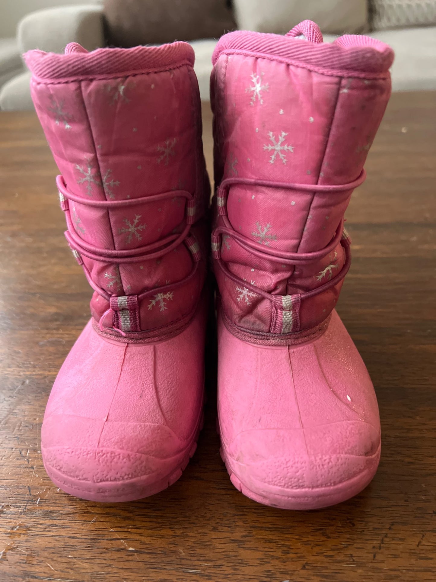 Size 8 pink winter boots , Shoes 8 (Toddler:2-4yr)