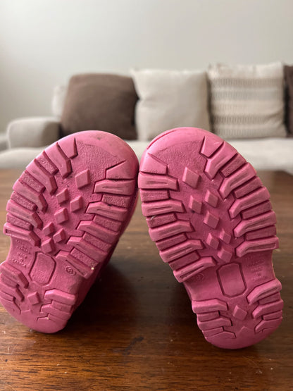 Size 8 pink winter boots , Shoes 8 (Toddler:2-4yr)