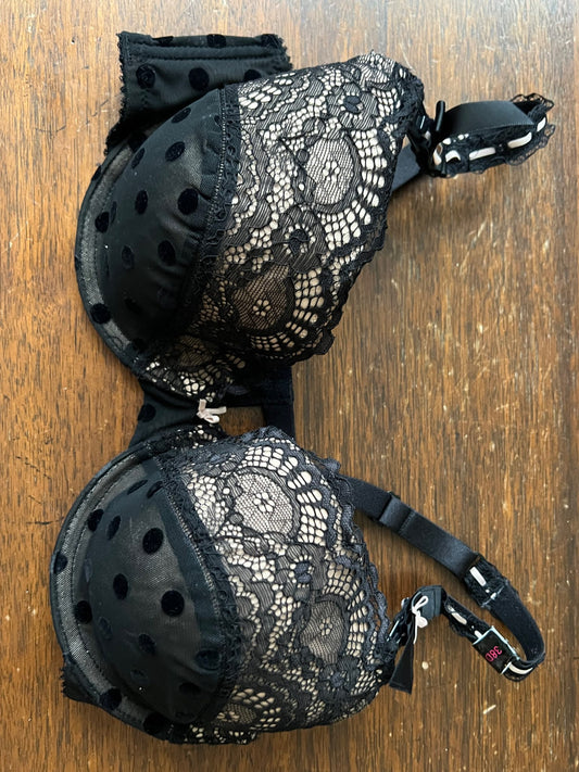 Brand new black nursing bra retails $65 (2), Maternity L (12-14)