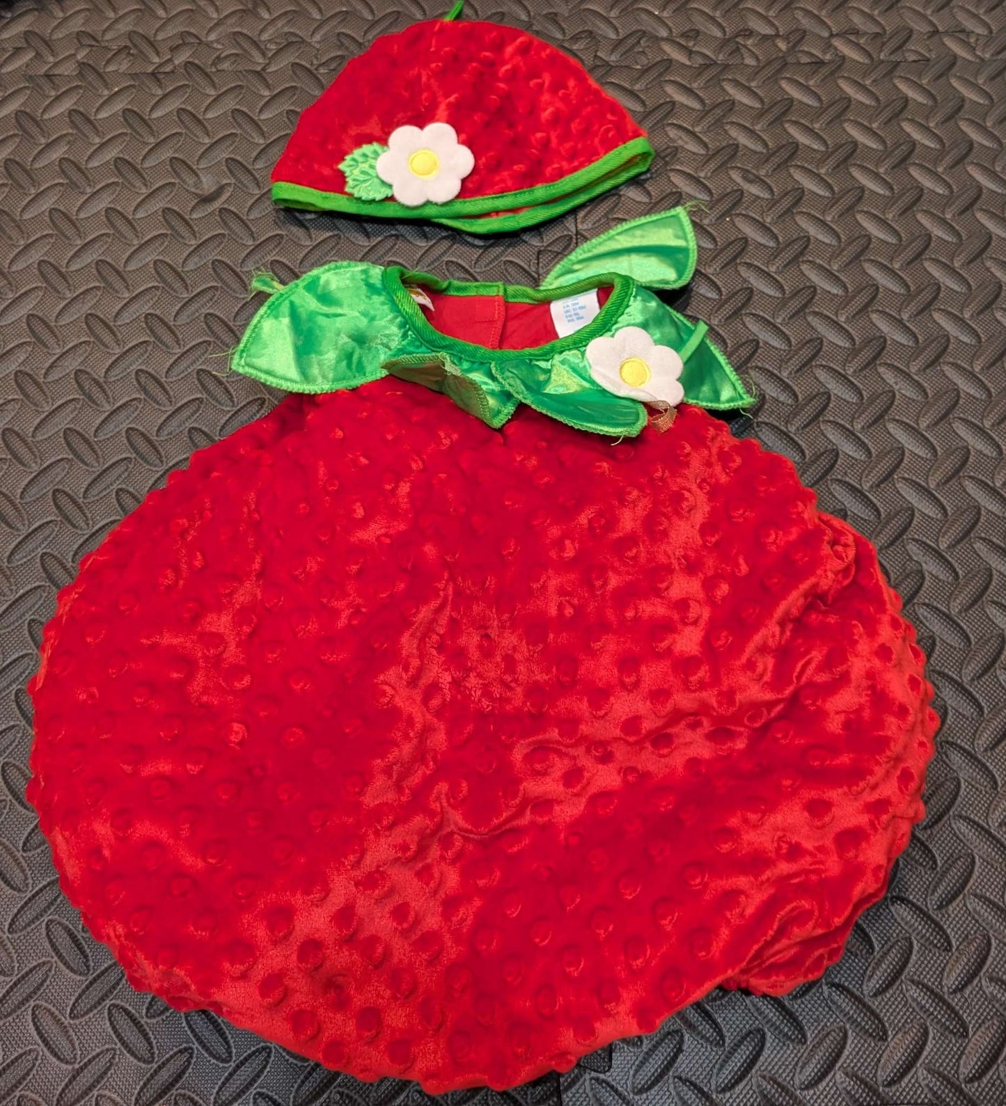 Fun of a kind Strawberry costume 18m, Kids 18 Month (12-18M)