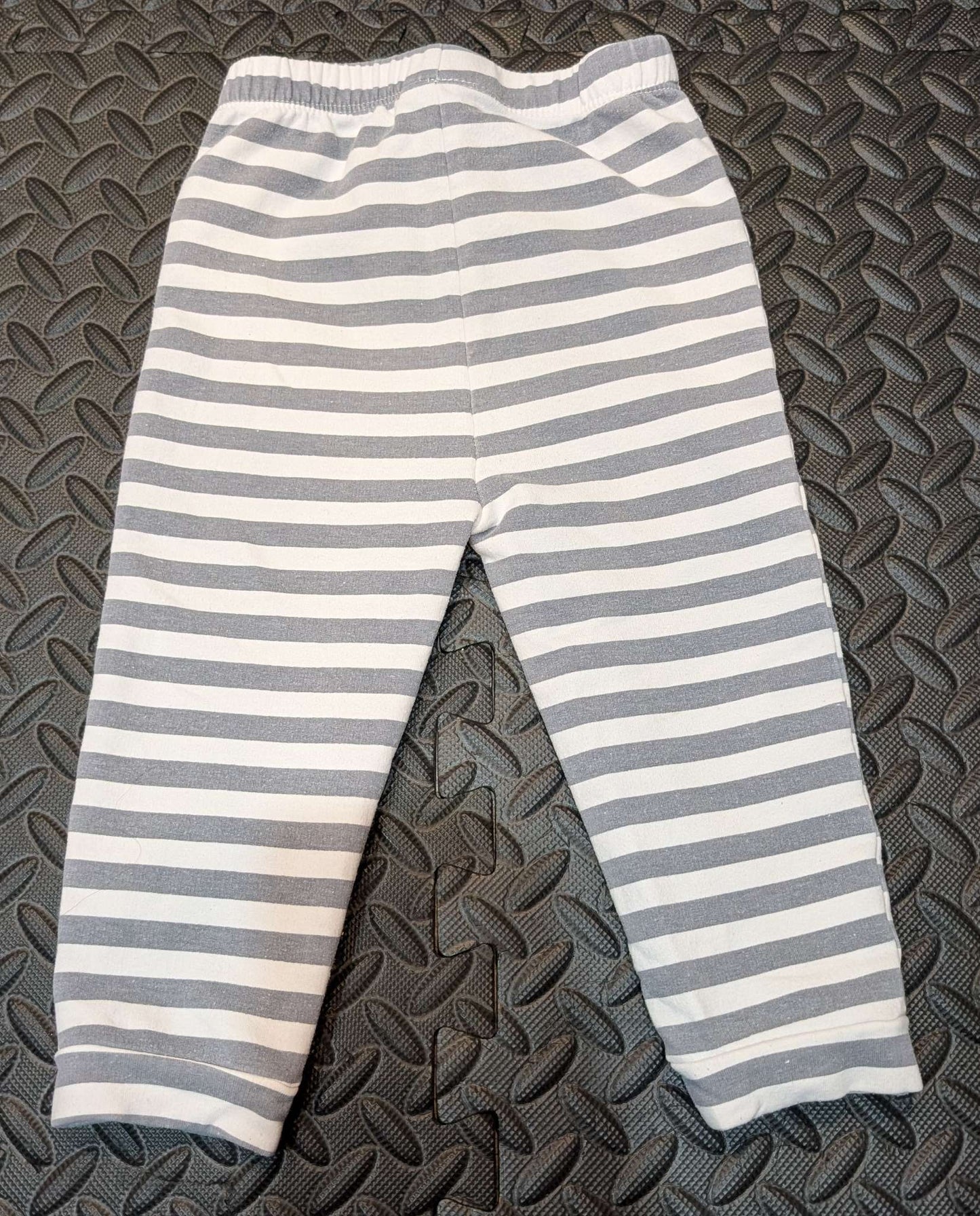 Matching sweatshirt and striped sweatpants size 2t, Kids 2T