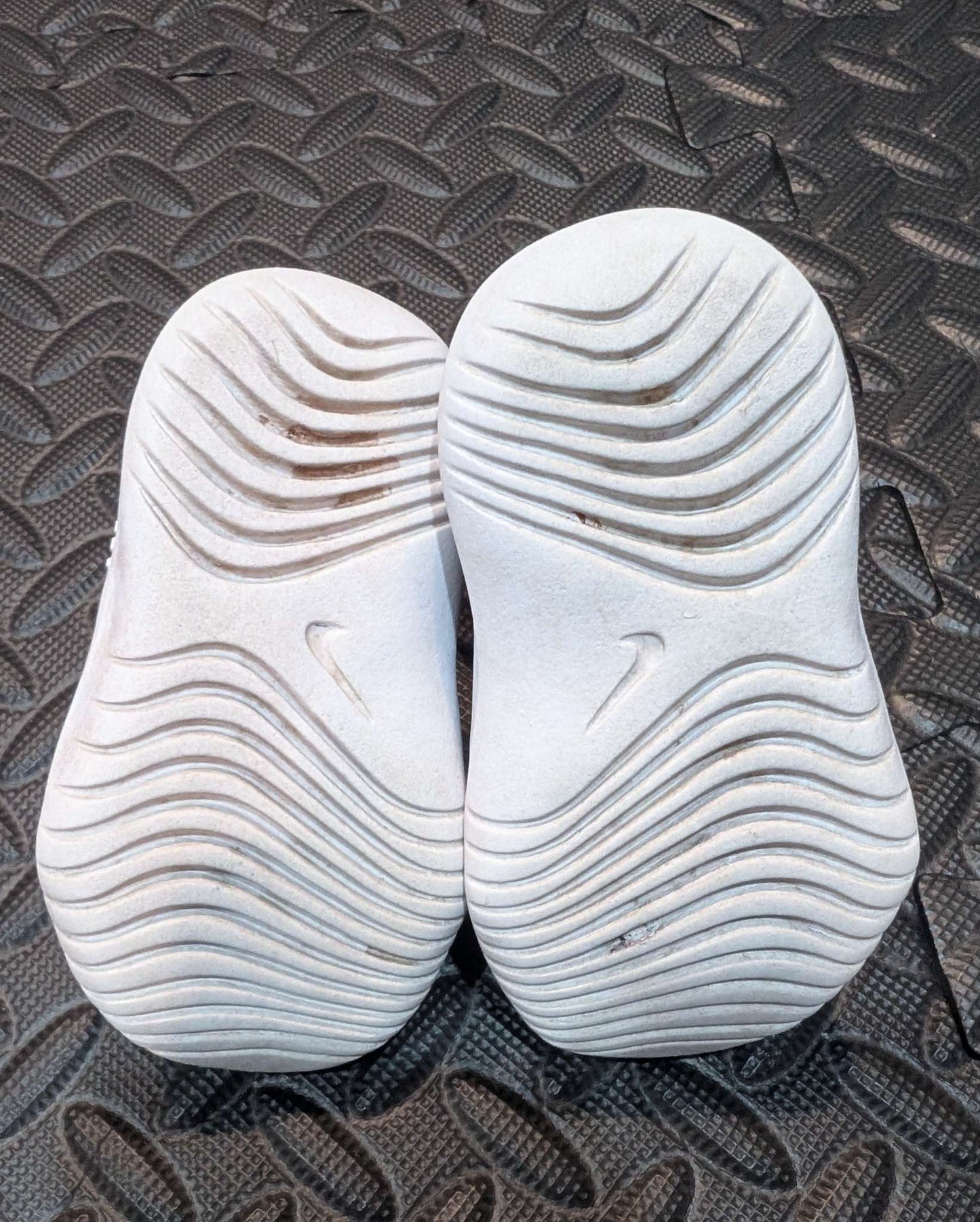 Nike flex runner size 4c , Shoes 4 (Baby: 0-12 mth)