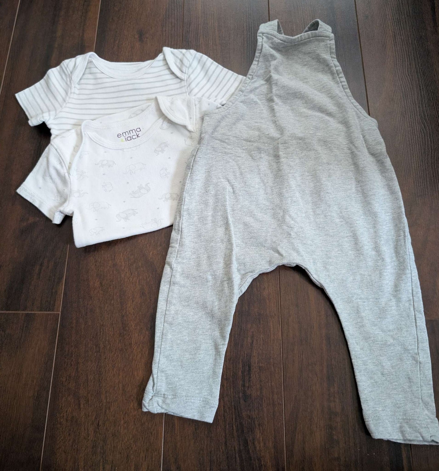 Overalls and onesies 9m, Kids 9 Month (6-9M)