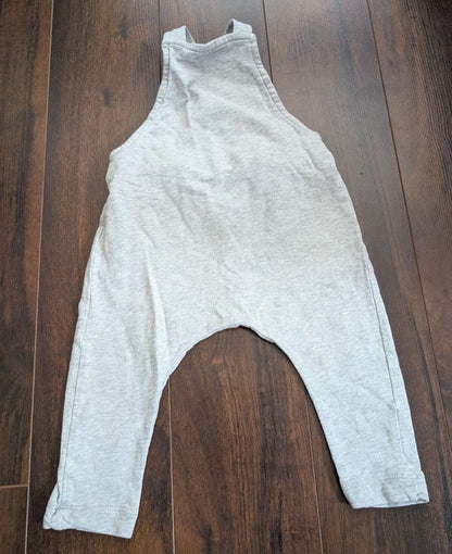 Overalls and onesies 9m, Kids 9 Month (6-9M)