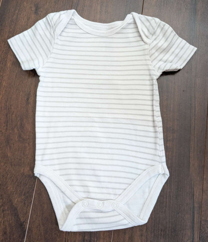 Overalls and onesies 9m, Kids 9 Month (6-9M)