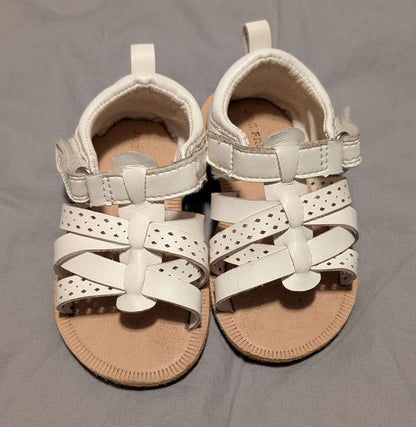 White sandals toddler size 4 , Shoes 4 (Baby: 0-12 mth)
