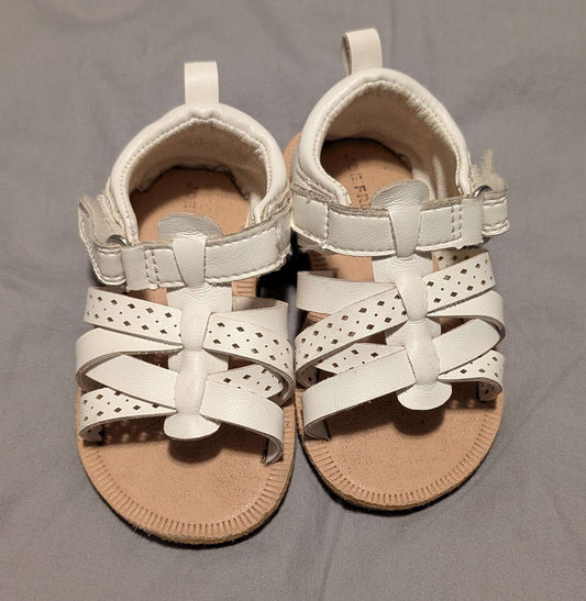 White sandals toddler size 4 , Shoes 4 (Baby: 0-12 mth)