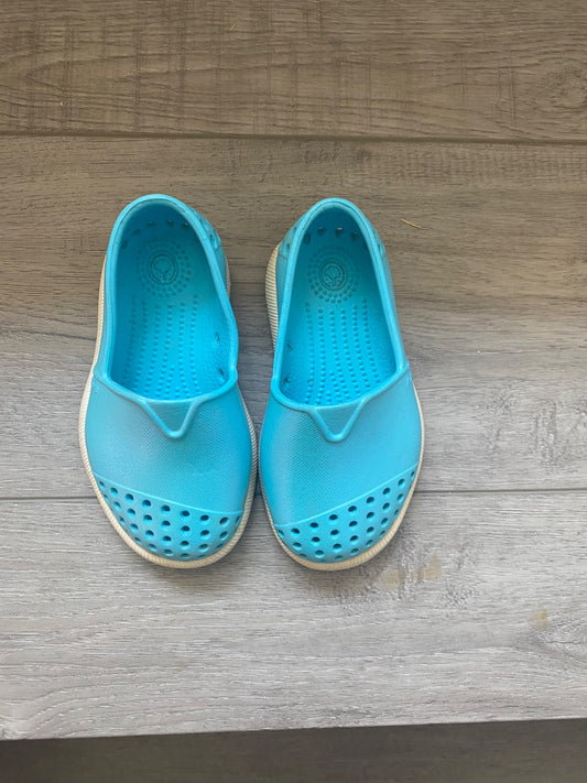 Native  toddler size C4, Shoes 4 (Baby: 0-12 mth)