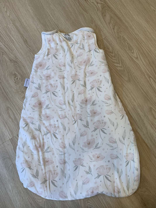 Glitter & Spice 2.5tog sleepsac 6-18m ; retails $65 Blossoms, 6-12 Months (Medium)