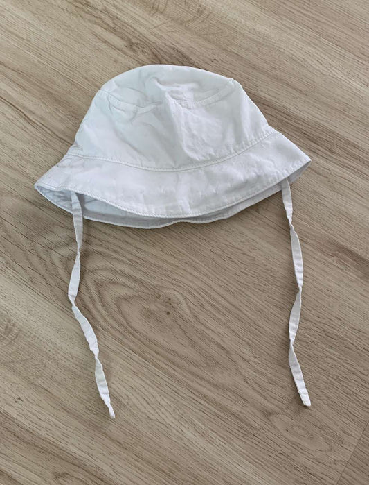 White bucket hat cotton with ties 3-6m