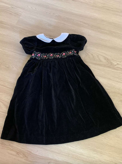 Black Velvet with embroidery dress 3T; Peter pan collar , Kids 3T