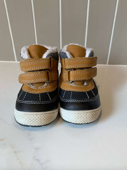 C4 winter boots , Shoes 4 (Baby: 0-12 mth)