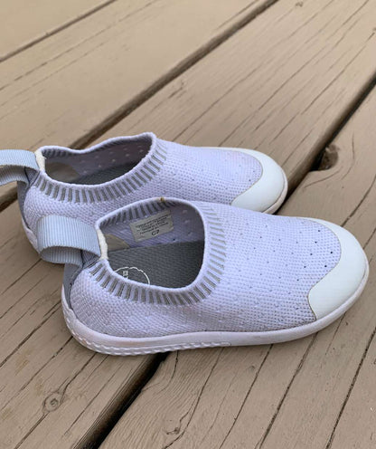 Heyfolks C7 white voyagers **mark to side , Shoes 7 (Walkers:12-24 mth)
