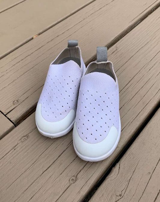 Heyfolks C6 white voyagers , Shoes 6 (Walkers:12-24 mth)