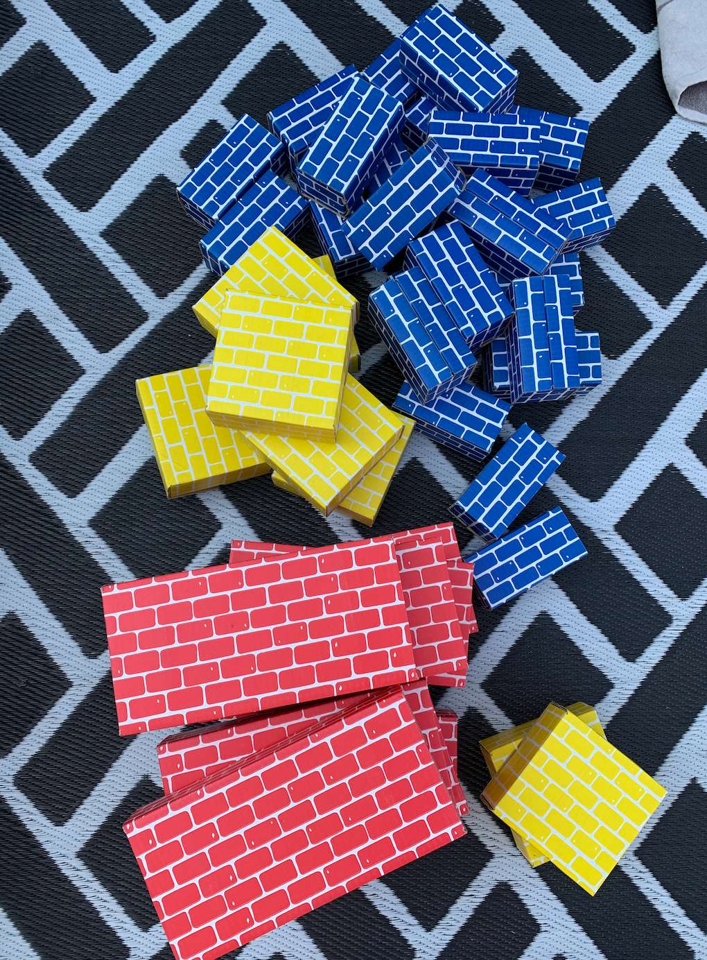 Jumbo cardboard building block bricks 30+ pieces