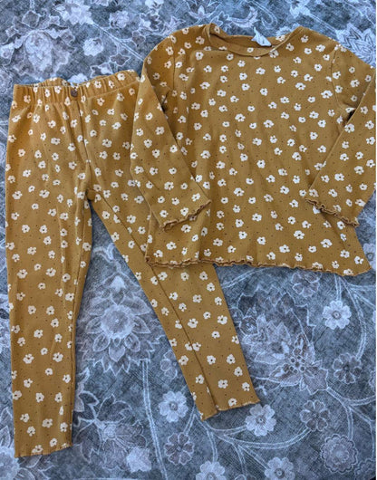 Zara 3/4 floral sets (2) , Kids 3T