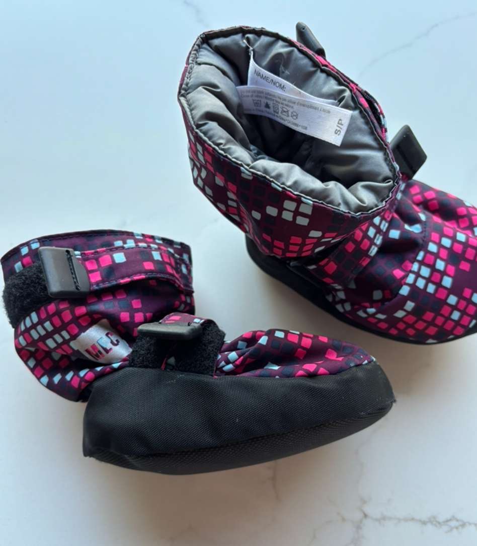 MEC toaster booties; small , Shoes 4.5 (Walkers:12-24 mth)