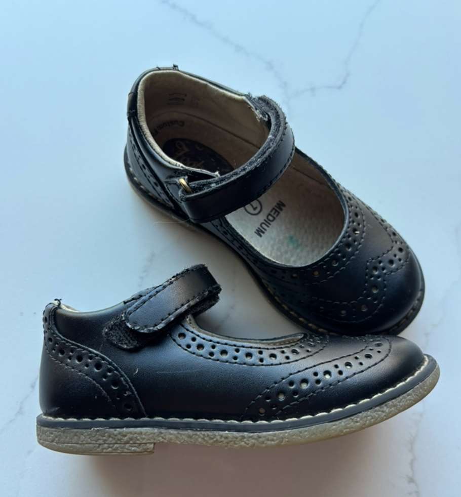 Footmates Lydia ; Leather Mary Janes; Retails $65, Shoes 7 (Walkers:12-24 mth)