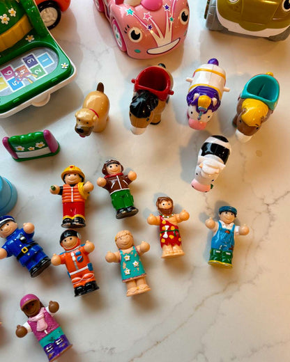 WOW Toys cars & people set
