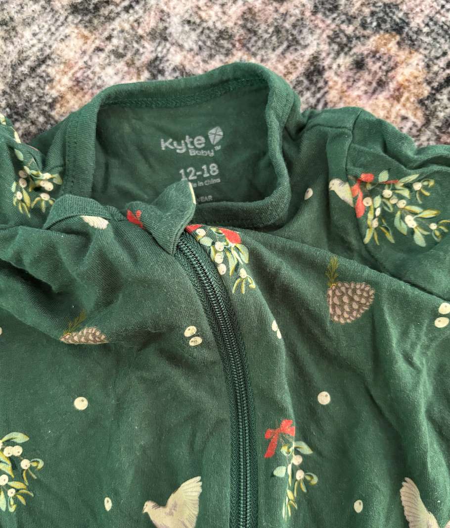 Kyte Green Christmas romper , Kids 18 Month (12-18M)