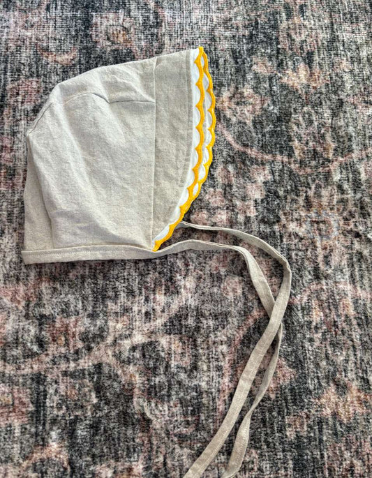 Toddler linen bonnet