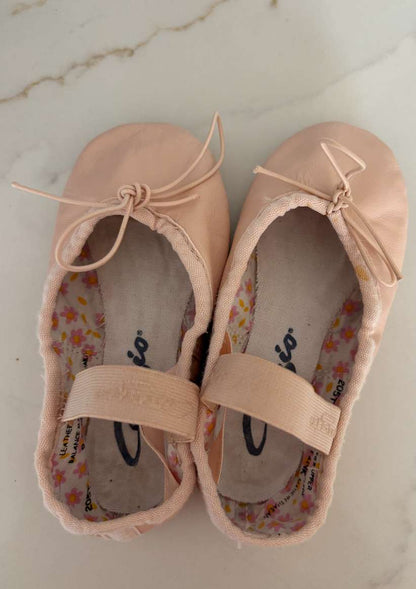 Capezio Ballet Shoes, Shoes 7 (Walkers:12-24 mth)