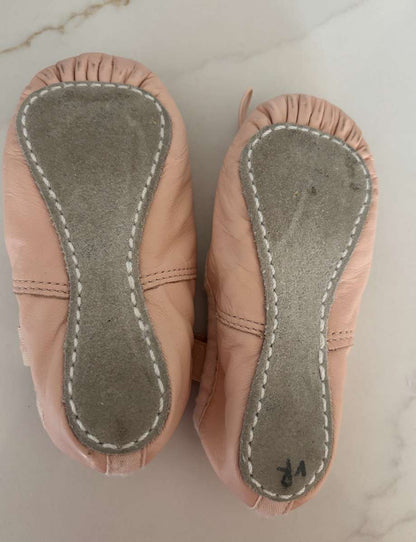 Capezio Ballet Shoes, Shoes 7 (Walkers:12-24 mth)