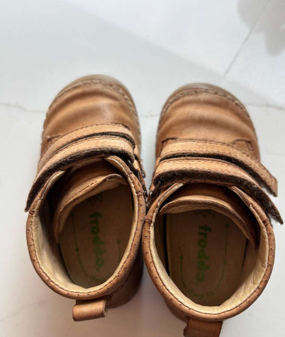 Tan Froddo Shoes 21 ; Retails $98, Shoes 5.5 (Walkers:12-24 mth)