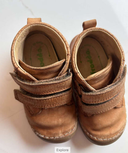 Tan Froddo Shoes 21 ; Retails $98, Shoes 5.5 (Walkers:12-24 mth)