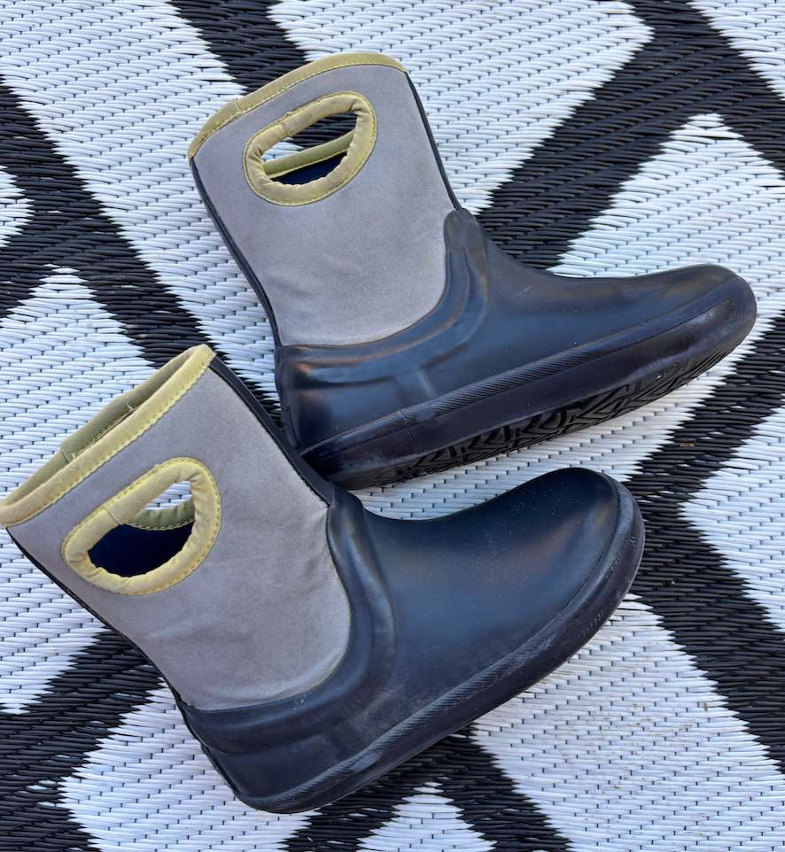 UGG US11 winter boots , Shoes 11 (Toddler:2-4yr)