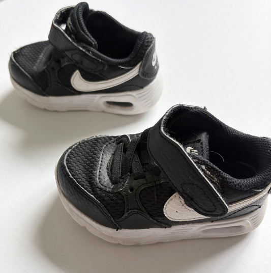 Nike Air Size 5C VGUC, Shoes 5 (Walkers:12-24 mth)
