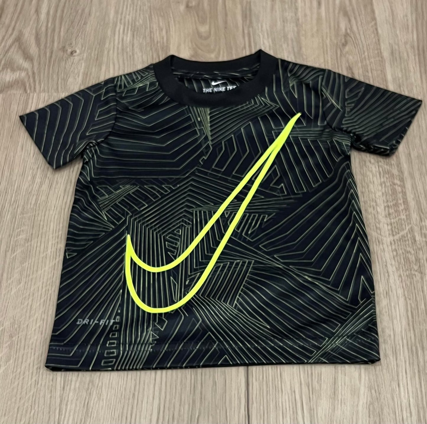 EUC, Boys, Nike Dri-Fit T-shirt, Black/Fluorescent yellow colour, size 2T, Kids 2T